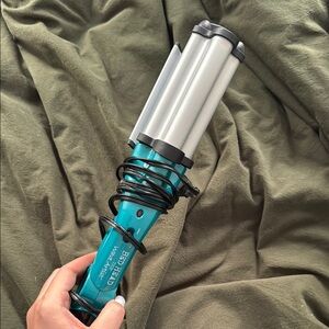 Teal Bed Head Wave Artist Hair Waver